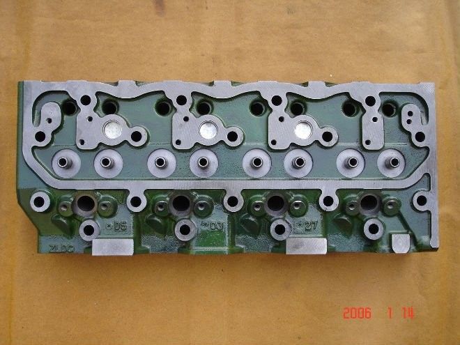 Isuzu 4BD1 Engine Parts Cylinder Head / Car Cylinder Head Casting Iron